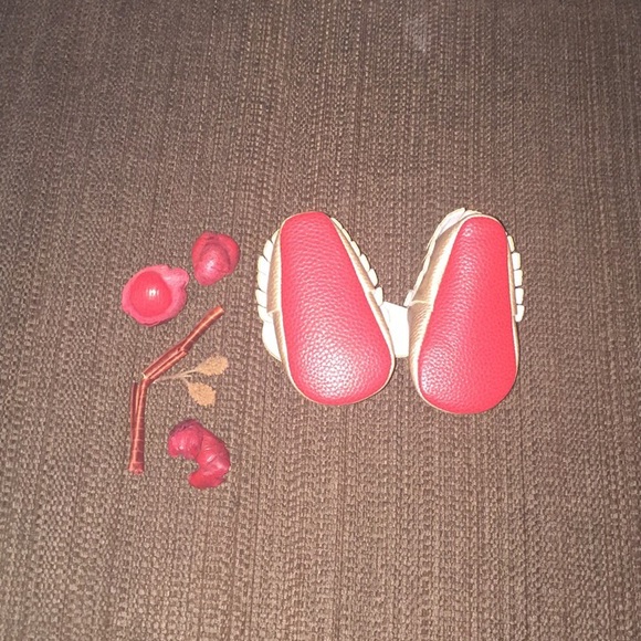 Baby Gold Moccasins with red bottoms - Picture 2 of 4